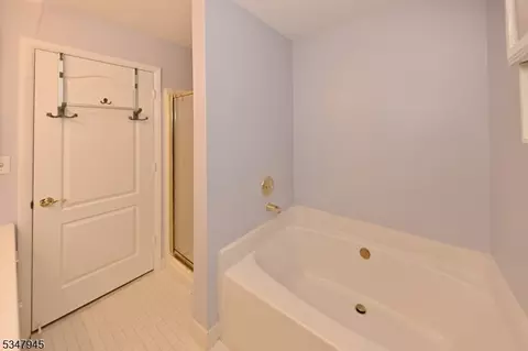 8026 Brittany Dr, Wayne, NJ 07470 photo 11