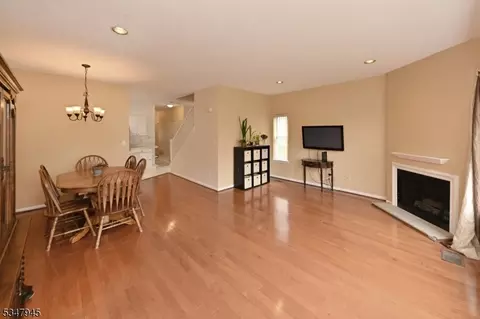 8026 Brittany Dr, Wayne, NJ 07470 photo 6