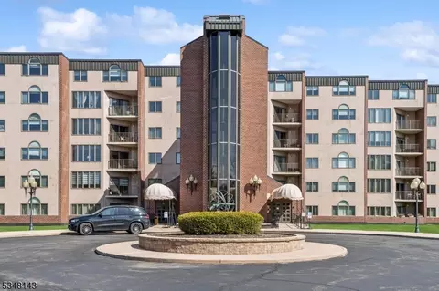 1360 Hamburg Tpke #105, Wayne, NJ 07470
