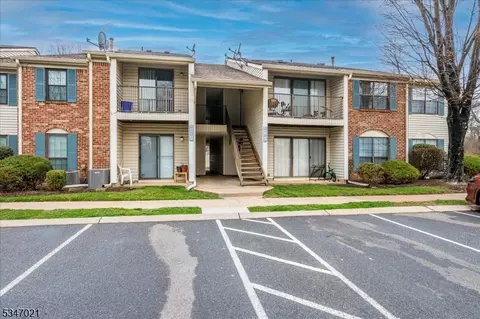 59 Taylor Dr, Franklin Park, NJ 08823