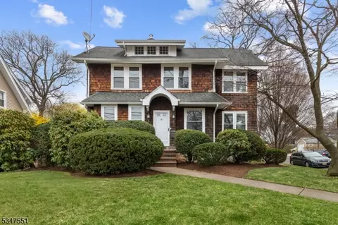 553 River Rd, Teaneck, NJ 07666