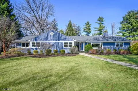 35 Blackburn Pl, Summit, NJ 07901