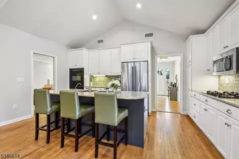 35 Blackburn Pl, Summit, NJ 07901 photo 9