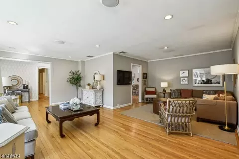 35 Blackburn Pl, Summit, NJ 07901 photo 5
