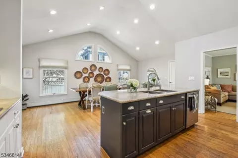 35 Blackburn Pl, Summit, NJ 07901 photo 8
