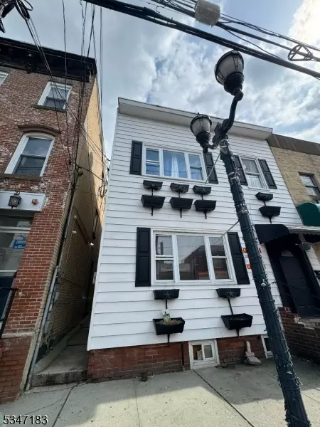 7004 Park Ave, Guttenberg, NJ 07093