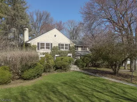 25 Sweetbriar Rd, Summit, NJ 07901