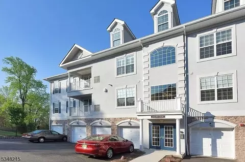 5 Slate Ct #D2, Woodland Park, NJ 07424