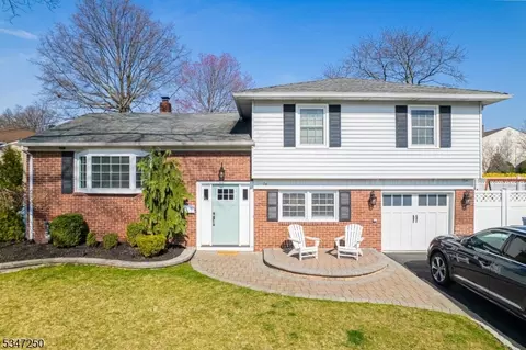 74 Malvern Dr, Clark, NJ 07066