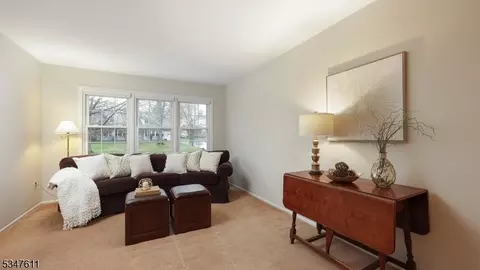 2 S Hampton Ct, Flemington, NJ 08822 photo 10