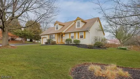 2 S Hampton Ct, Flemington, NJ 08822 photo 4