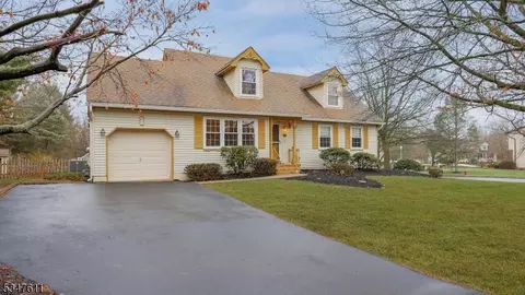 2 S Hampton Ct, Flemington, NJ 08822 photo 2