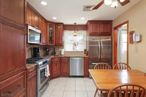 14 David Dr, Edison, NJ 08820 photo 13
