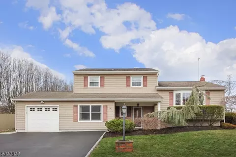 14 David Dr, Edison, NJ 08820