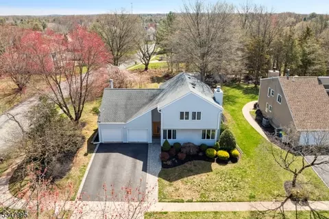 25 Longfield Dr, Hillsborough, NJ 08844