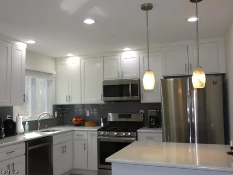 6 Darwin Rd, Old Bridge, NJ 08857 photo 8