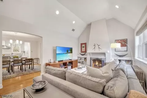 54 Balsam Rd, Wayne, NJ 07470 photo 3