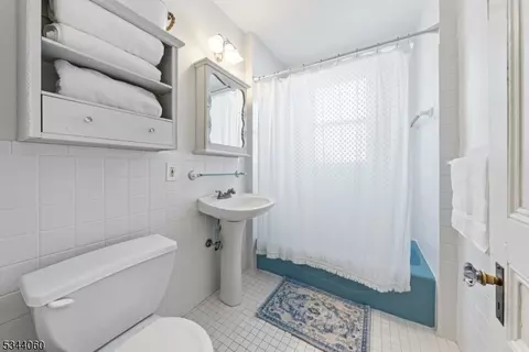 Bath - 47 Mountain Ave, Summit, NJ 07901 photo 2 of 4