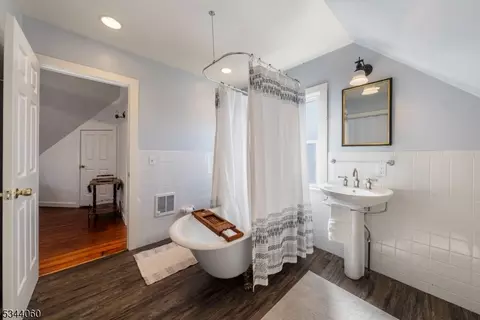 Bath - 47 Mountain Ave, Summit, NJ 07901 photo 4 of 4
