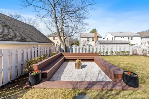 Exterior - 47 Mountain Ave, Summit, NJ 07901 photo 5 of 9