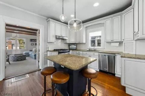 Kitchen - 47 Mountain Ave, Summit, NJ 07901 photo 2 of 3