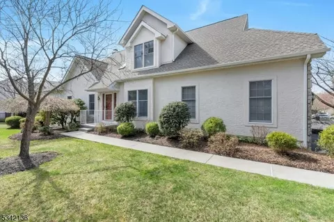 2 Princeton Ct, Bernards Twp, NJ 07920