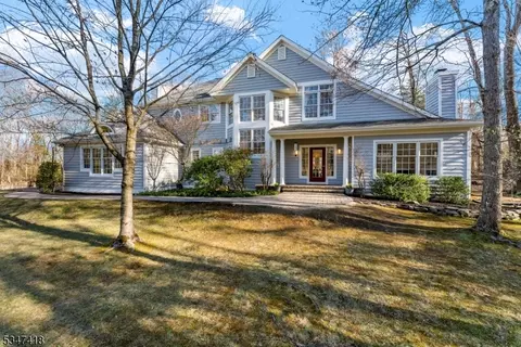 49 Viburnum Dr, Skillman, NJ 08558