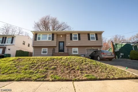 470 W 6th Ave, Roselle, NJ 07203