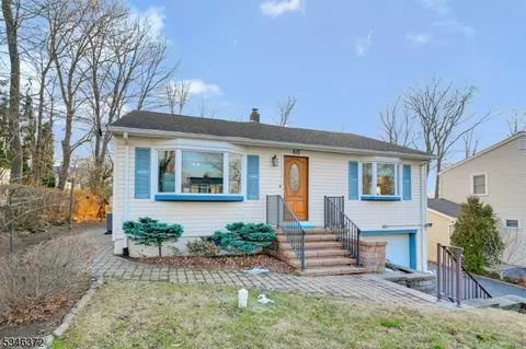 40 Bannehr St, Oakland, NJ 07436