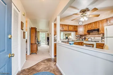 506 Maplecrest Rd, Edison, NJ 08820 photo 10