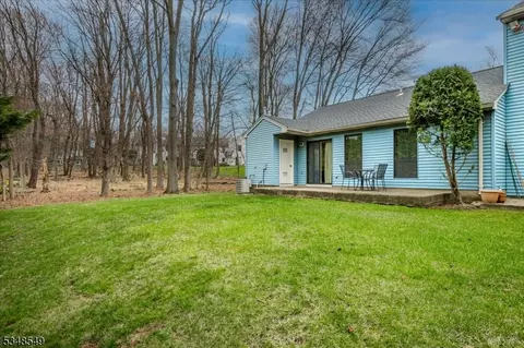 506 Maplecrest Rd, Edison, NJ 08820 photo 5