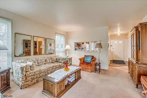 506 Maplecrest Rd, Edison, NJ 08820 photo 18