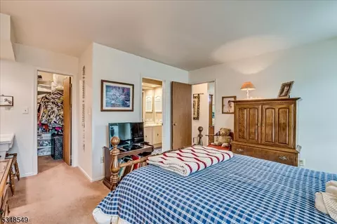 506 Maplecrest Rd, Edison, NJ 08820 photo 25
