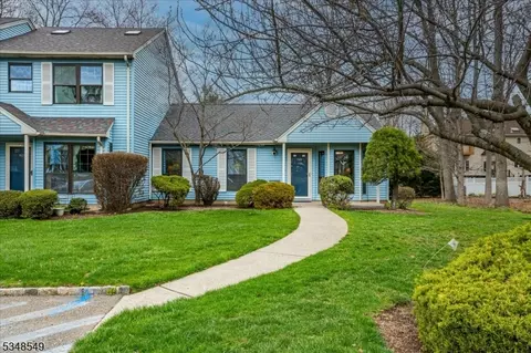 506 Maplecrest Rd, Edison, NJ 08820