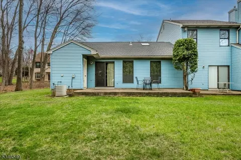 506 Maplecrest Rd, Edison, NJ 08820 photo 6