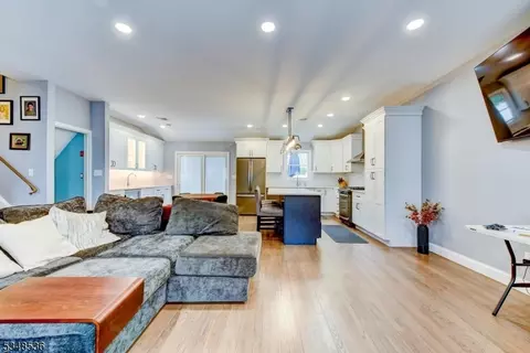 47 Seneca Trl, Wayne, NJ 07470 photo 16