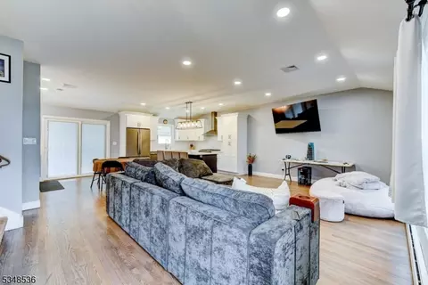 47 Seneca Trl, Wayne, NJ 07470 photo 8