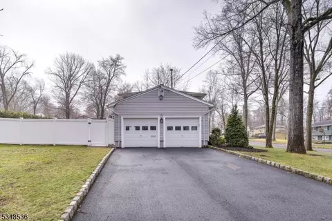 47 Seneca Trl, Wayne, NJ 07470 photo 5