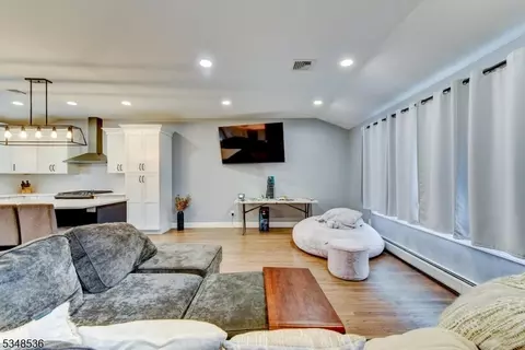 47 Seneca Trl, Wayne, NJ 07470 photo 9
