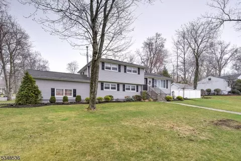 47 Seneca Trl, Wayne, NJ 07470 photo 4