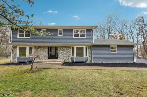 6 Southwood Dr, Morris Plains, NJ 07950