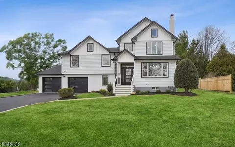 976 Cherokee Ct, Westfield, NJ 07090