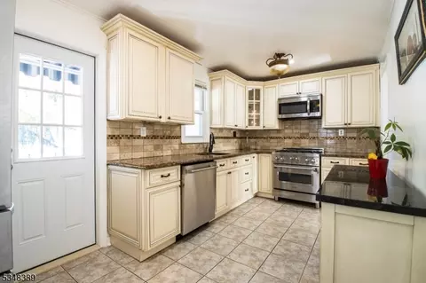 358 Mountain Ave, Springfield, NJ 07081 photo 10