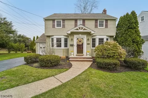 27 Highland Rd, Glen Rock, NJ 07452