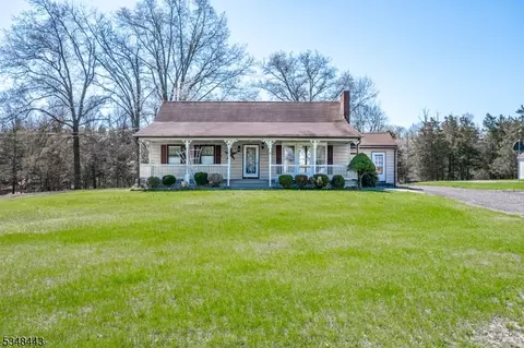 80 Gates Rd, Somerset, NJ 08873