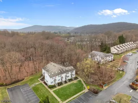 6204 Belmont Dr, Hackettstown, NJ 07840