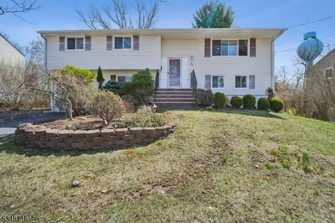 47 Edgemere Rd, Livingston, NJ 07039