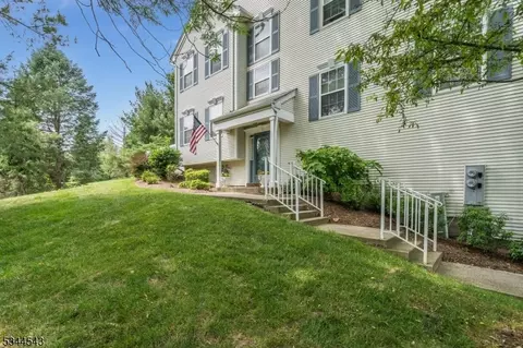 15 Clark Ct, Basking Ridge, NJ 07920