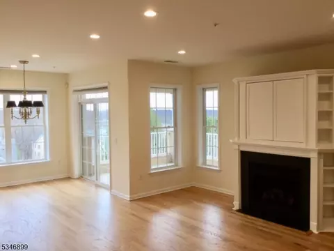 1310 Franklin Ln #1310, Rockaway, NJ 07866