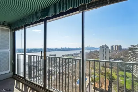 5 Horizon Rd UNIT 1507, Fort Lee, NJ 07024